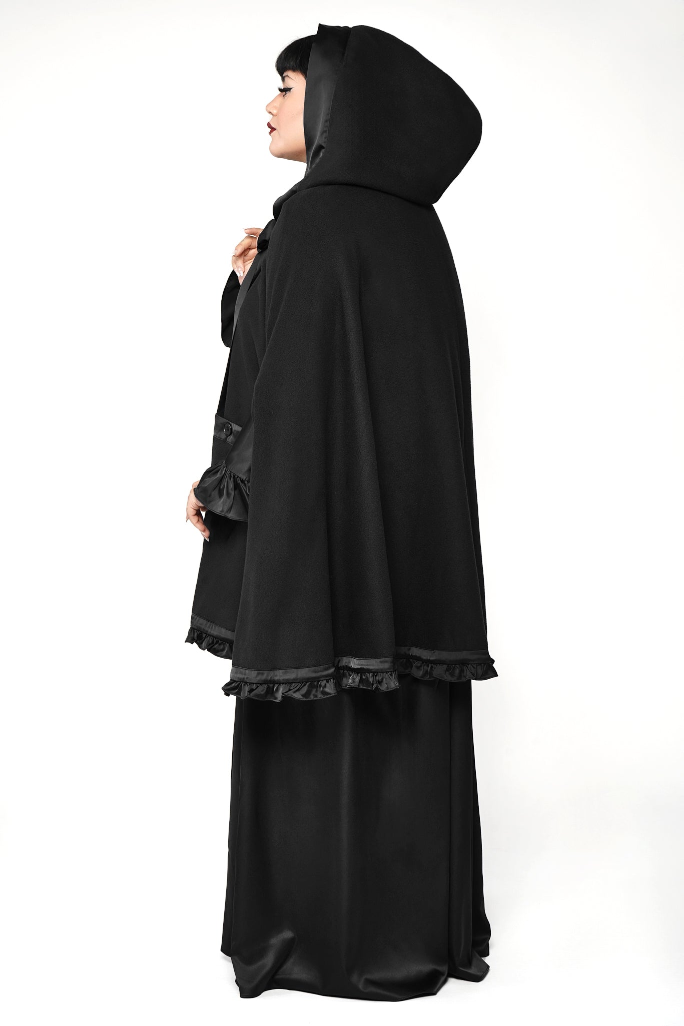 The Elizabeth Cloak - Black