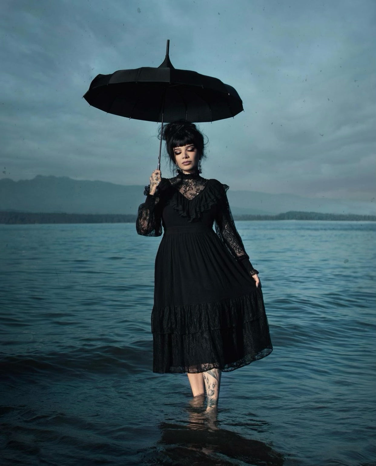 The Dahlia - Black