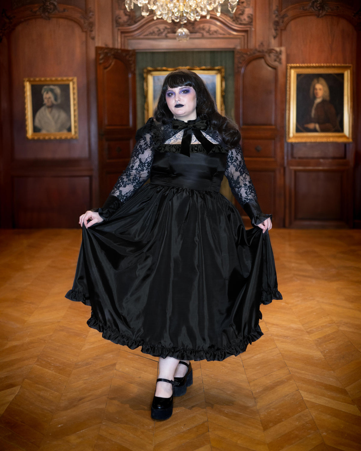 The Ophelia - Black mobile banner
