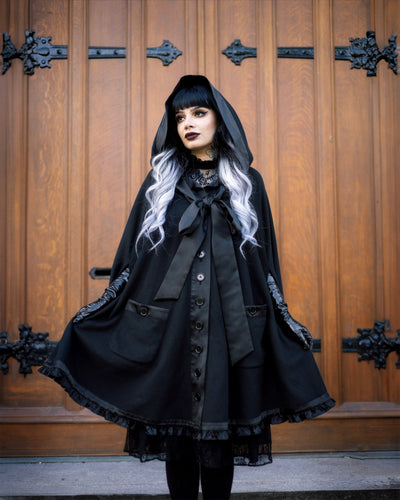 The Elizabeth Cloak - Black