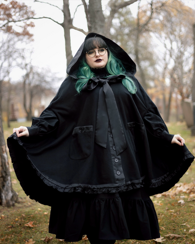 The Elizabeth Cloak - Black
