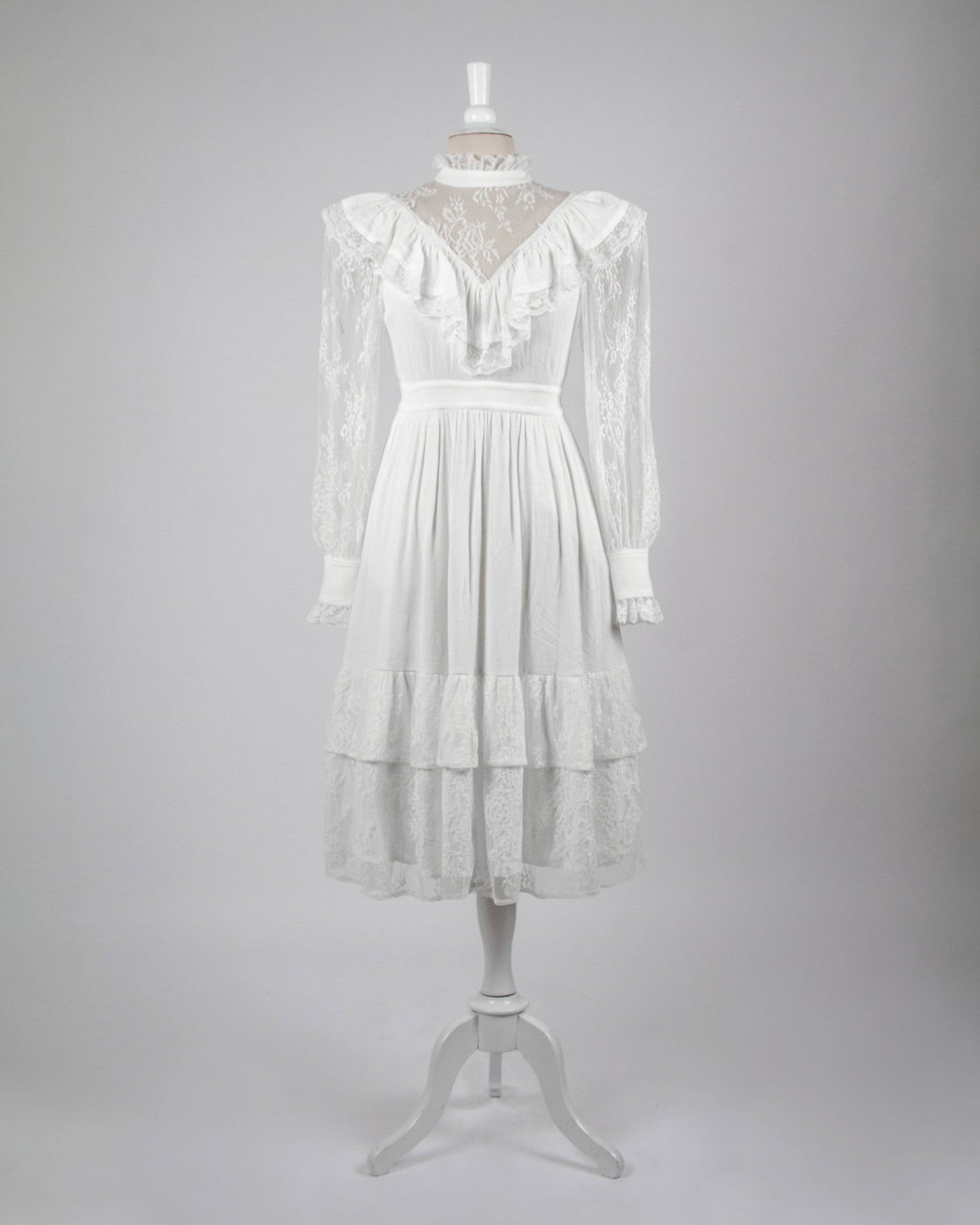 The Dahlia - Ivory