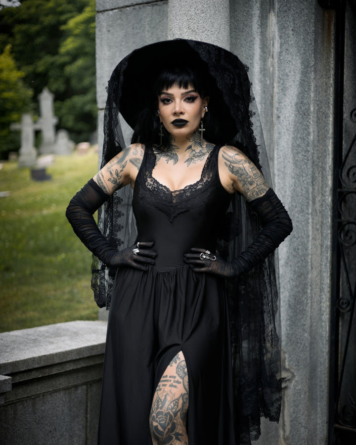 women's black gothic dress The Lydia Womens Long Dress With strappy Size:39 Men's Size black-velvet-dress-long-sleeve-silver-bows – Katie Considers